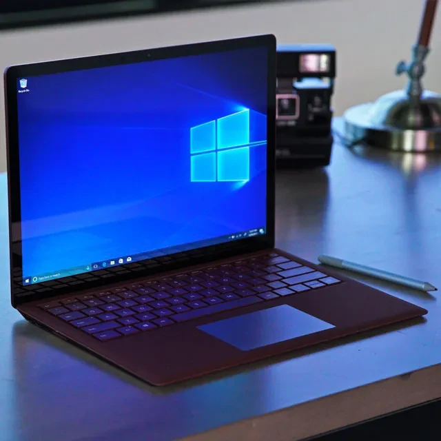 Ilustrasi Laptop Windows