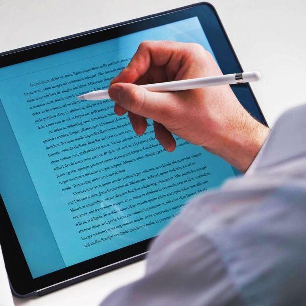 Ilustrasi Mengedit Tulisan Online